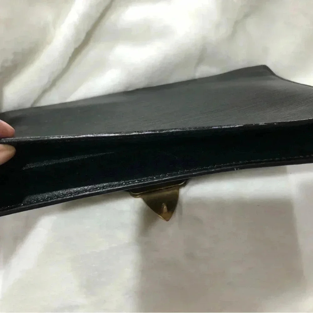 Louis Vuitton Epi Envelope Bag with working key - Picture 4 of 14